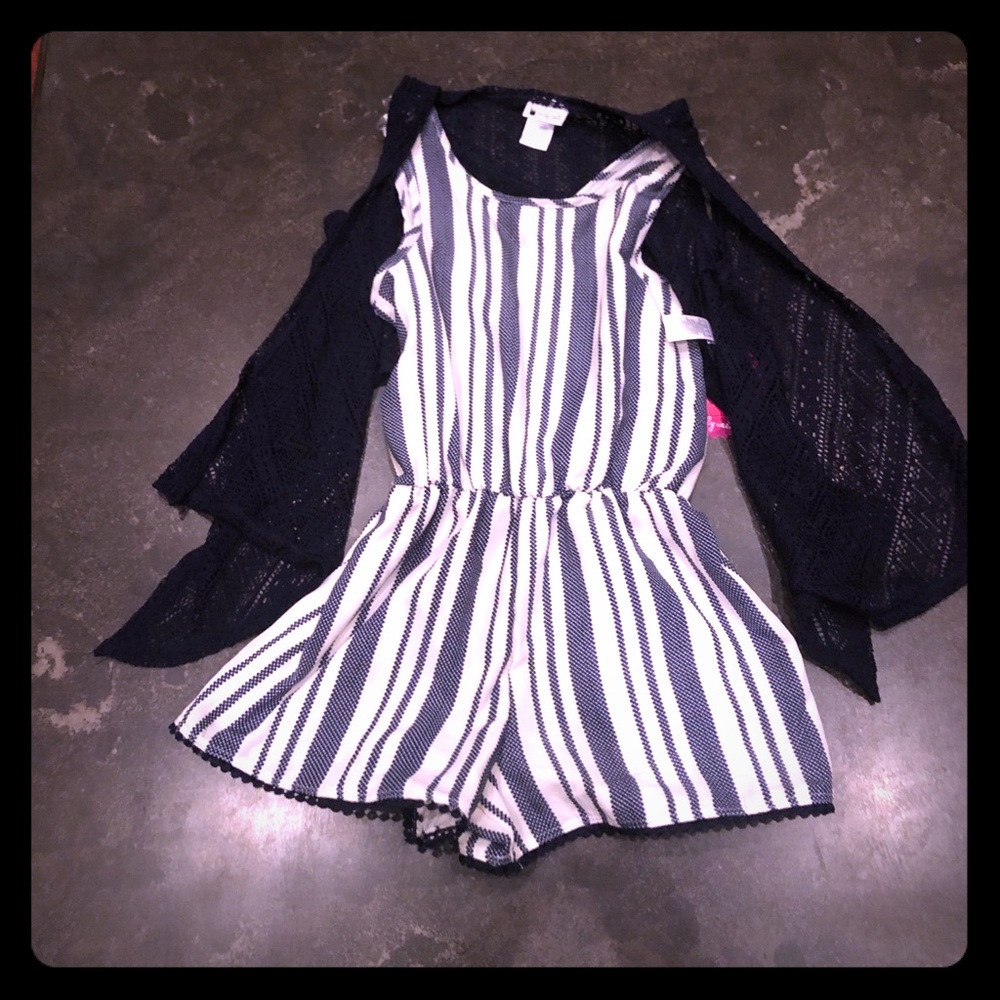 NWT navy and white romper with shawl - size 10